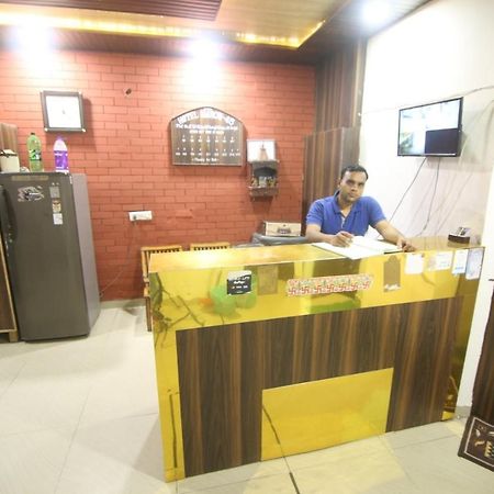 Hotel Amron45 Csandígarh Kültér fotó