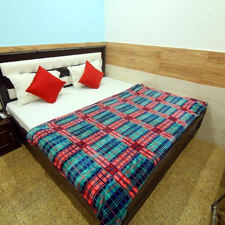 Hotel Amron45 Csandígarh Kültér fotó