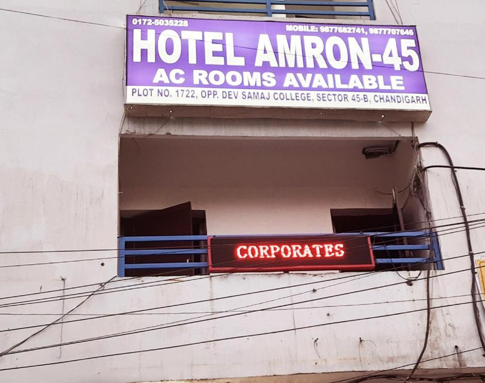 Hotel Amron45 Csandígarh Kültér fotó