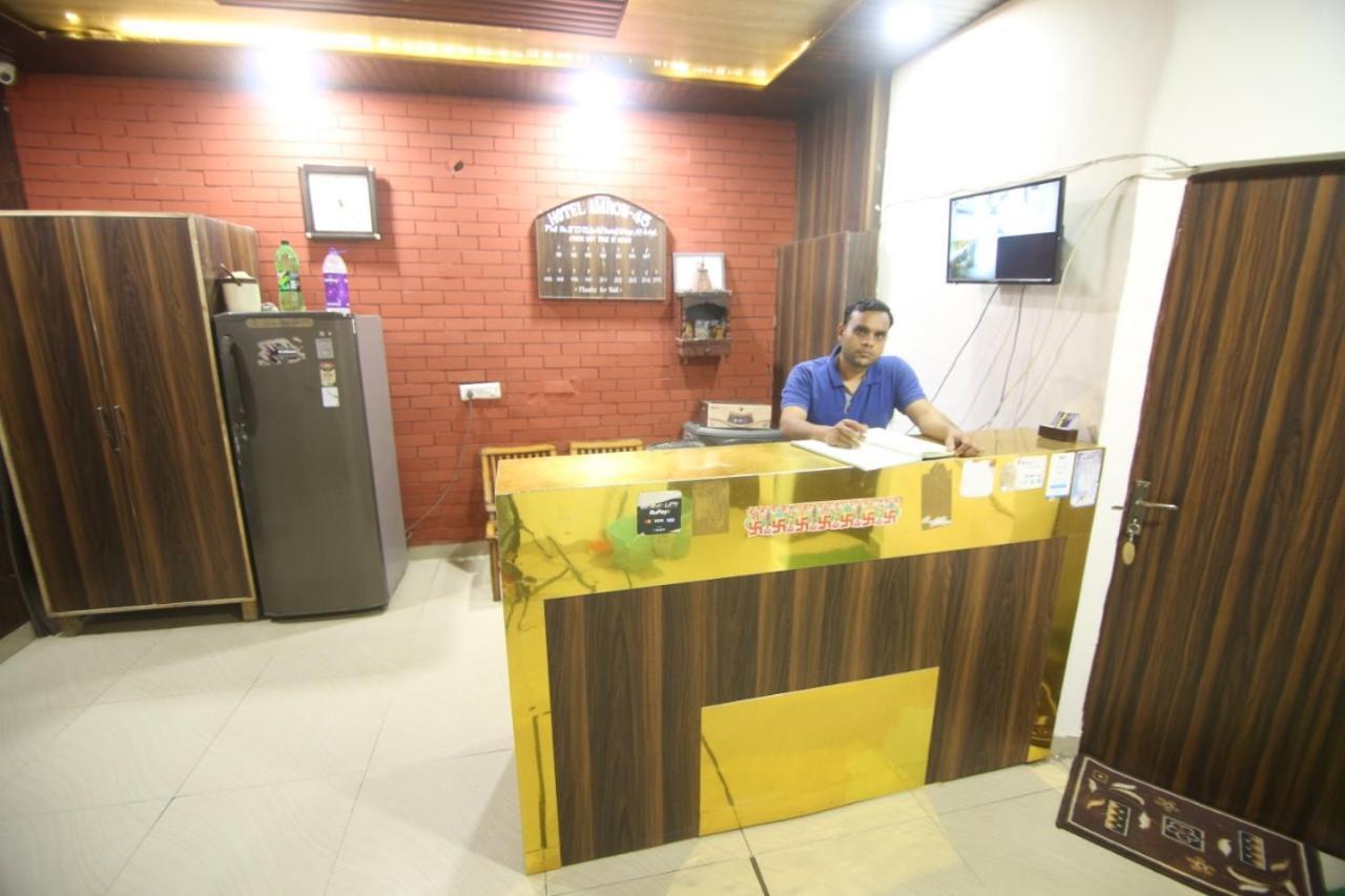 Hotel Amron45 Csandígarh Kültér fotó