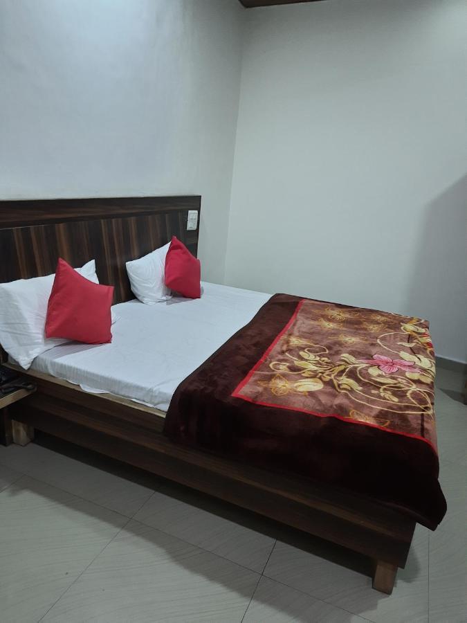 Hotel Amron45 Csandígarh Kültér fotó
