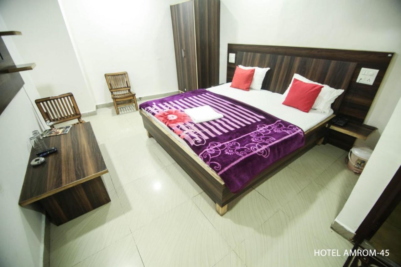 Hotel Amron45 Csandígarh Kültér fotó