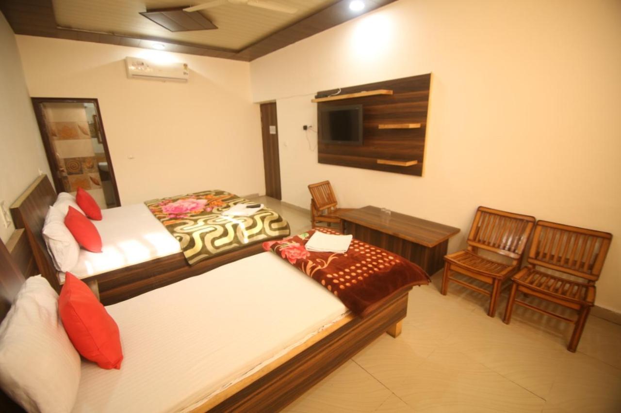 Hotel Amron45 Csandígarh Kültér fotó