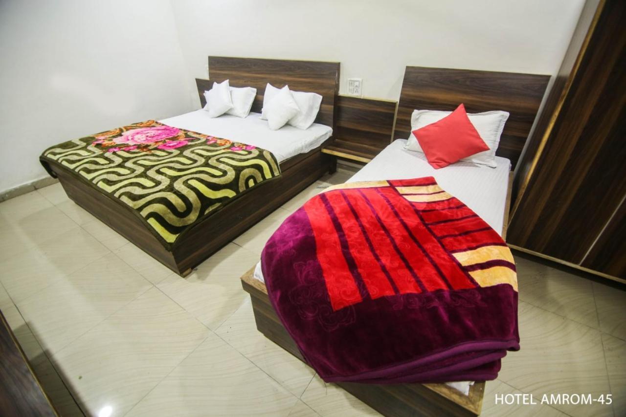 Hotel Amron45 Csandígarh Kültér fotó
